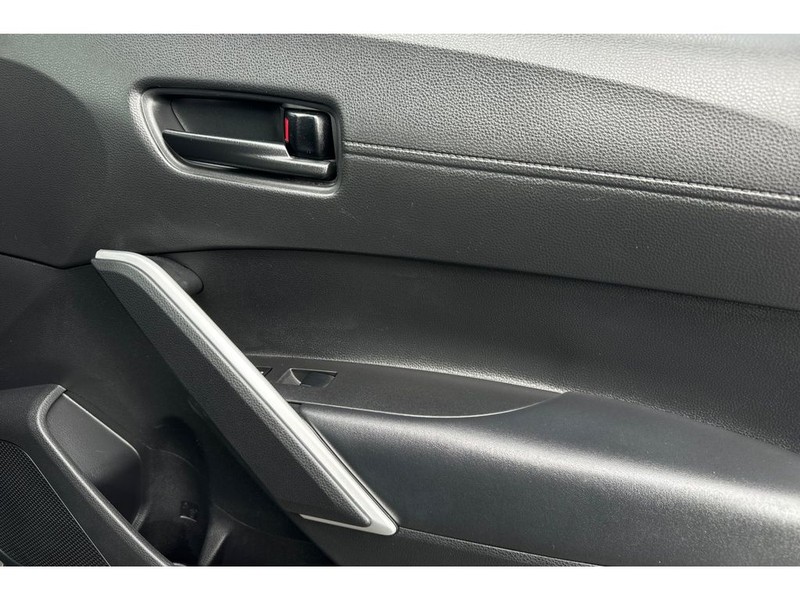 Toyota Corolla Cross Vehicle Full-screen Gallery Image 19