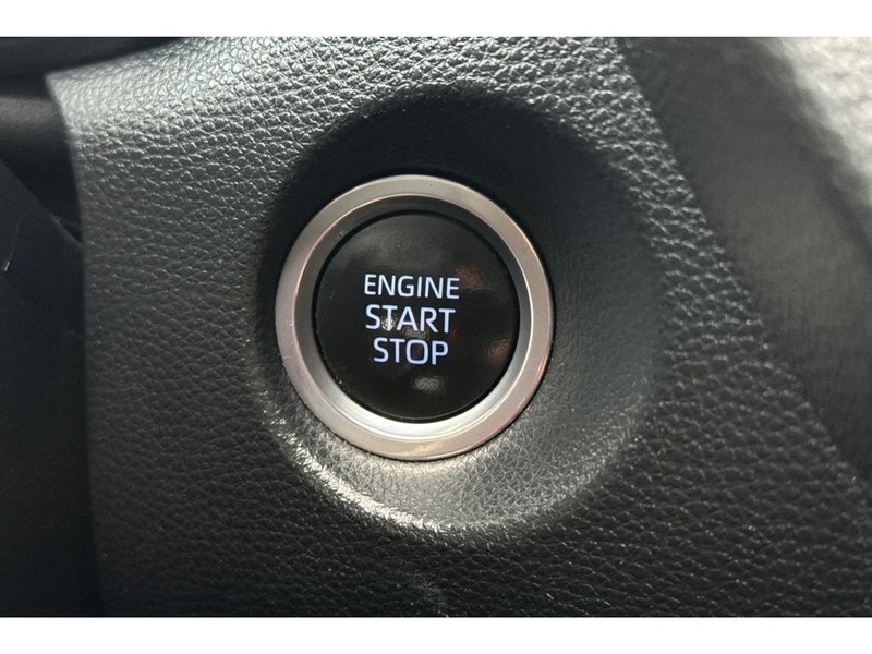 Toyota Corolla Cross Vehicle Full-screen Gallery Image 23