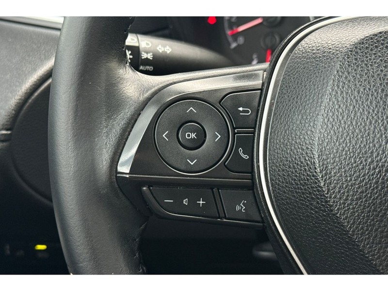 Toyota Corolla Cross Vehicle Full-screen Gallery Image 25