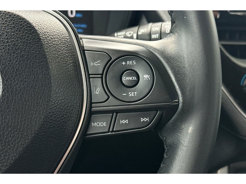 Toyota Corolla Cross Vehicle Full-screen Gallery Image 26