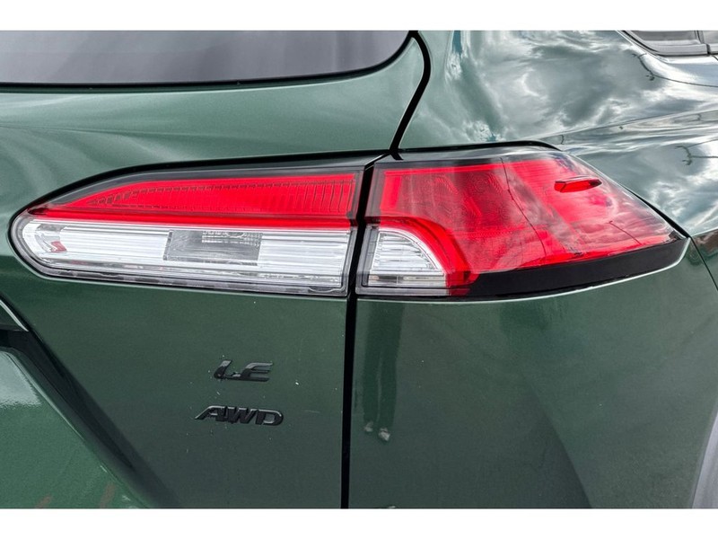 Toyota Corolla Cross Vehicle Full-screen Gallery Image 31