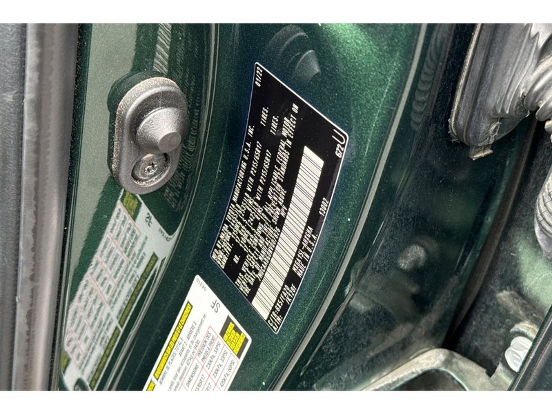 Toyota Corolla Cross Vehicle Full-screen Gallery Image 32