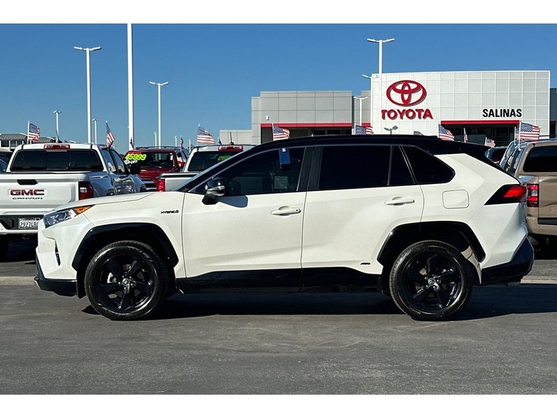 Toyota RAV4 Vehicle Full-screen Gallery Image 07