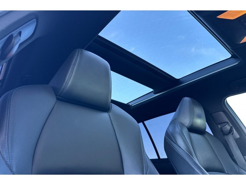 Toyota RAV4 Vehicle Full-screen Gallery Image 19