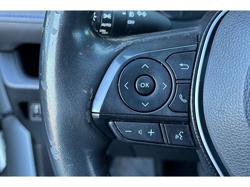 Toyota RAV4 Vehicle Full-screen Gallery Image 26