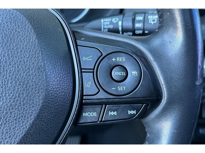 Toyota RAV4 Vehicle Full-screen Gallery Image 27