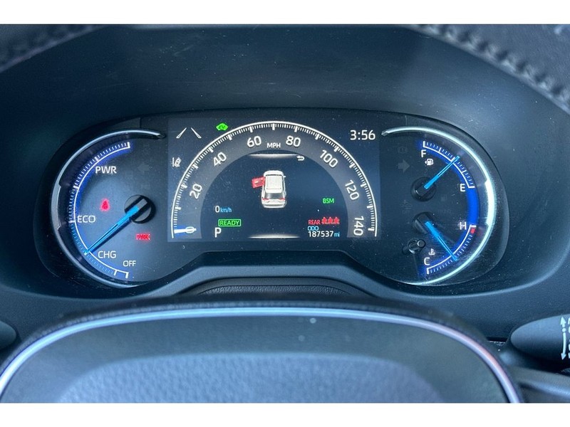 Toyota RAV4 Vehicle Full-screen Gallery Image 28