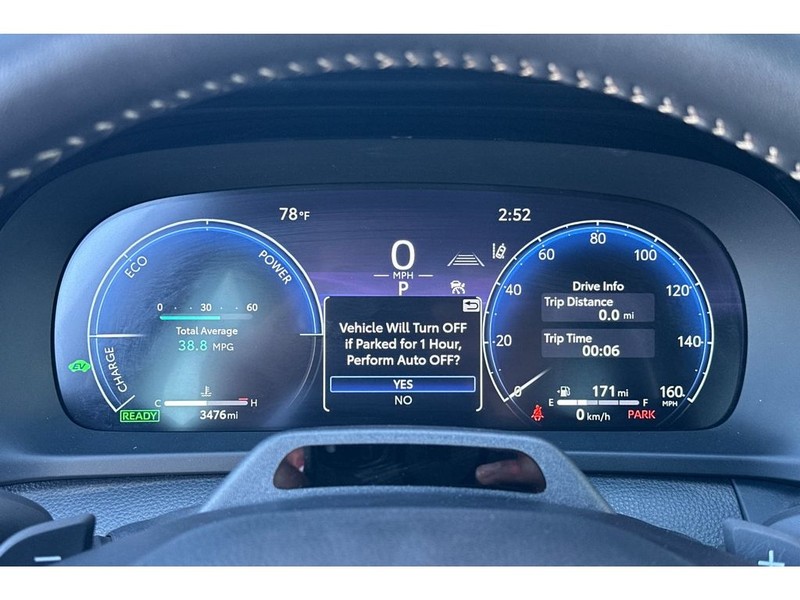 Toyota Crown Signia Vehicle Full-screen Gallery Image 30