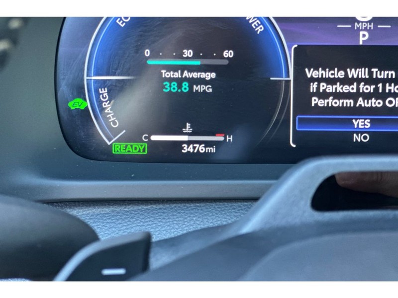 Toyota Crown Signia Vehicle Full-screen Gallery Image 31