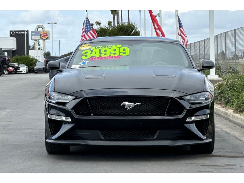 Ford Mustang Vehicle Full-screen Gallery Image 09