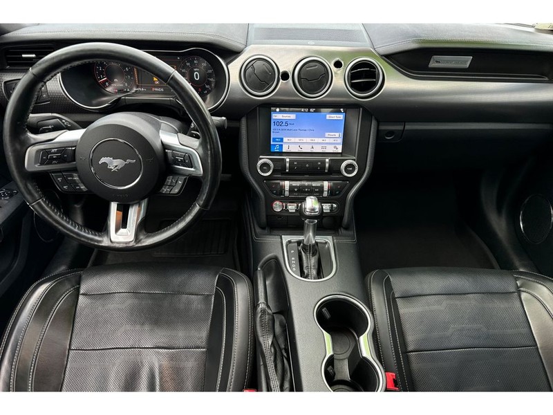 Ford Mustang Vehicle Full-screen Gallery Image 14