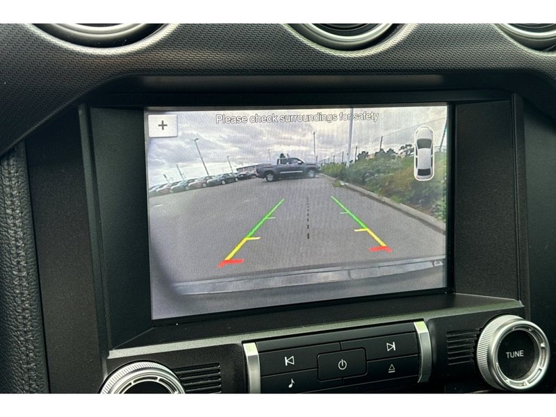 Ford Mustang Vehicle Full-screen Gallery Image 19