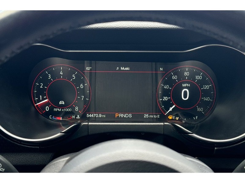 Ford Mustang Vehicle Full-screen Gallery Image 26