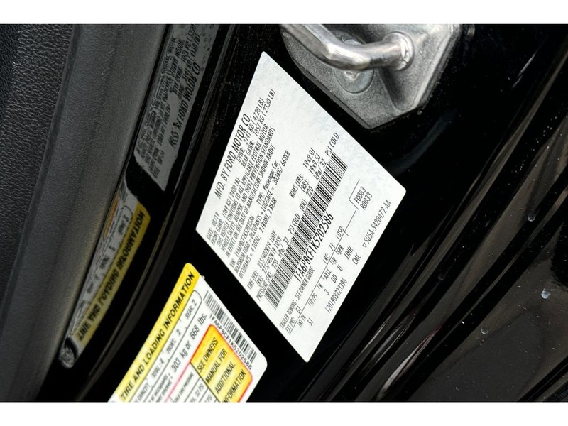 Ford Mustang Vehicle Full-screen Gallery Image 31