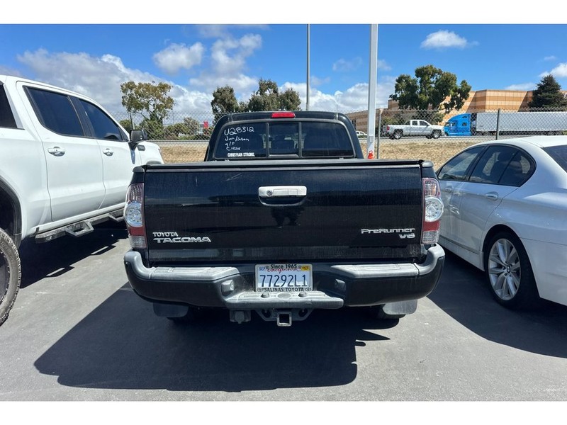 Toyota Tacoma Vehicle Full-screen Gallery Image 04