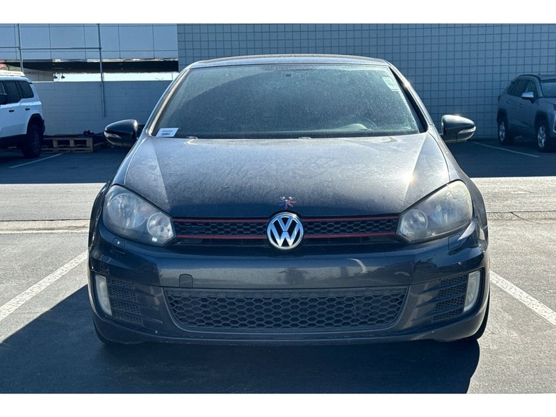 Volkswagen Golf GTI Vehicle Full-screen Gallery Image 05