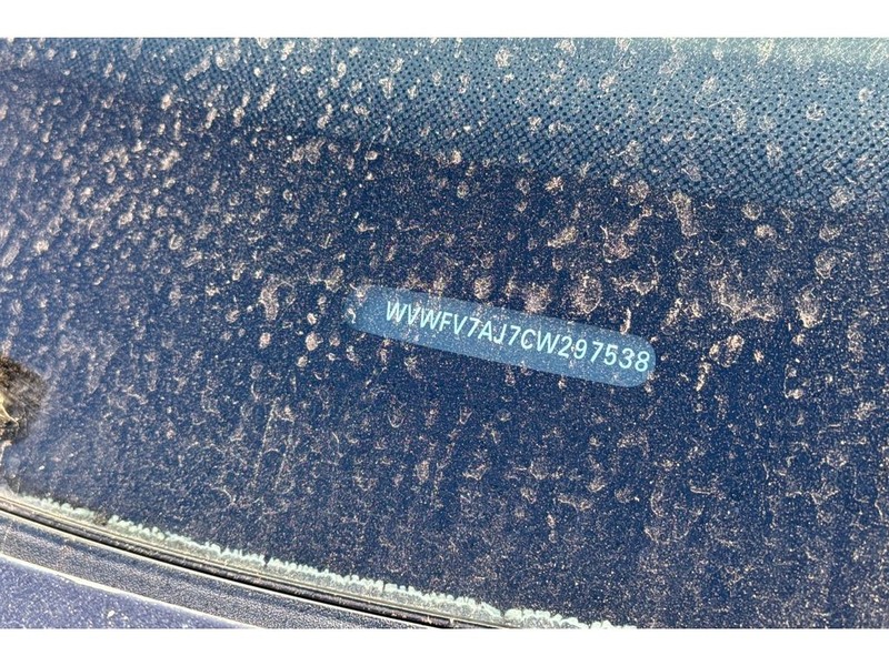 Volkswagen Golf GTI Vehicle Full-screen Gallery Image 08