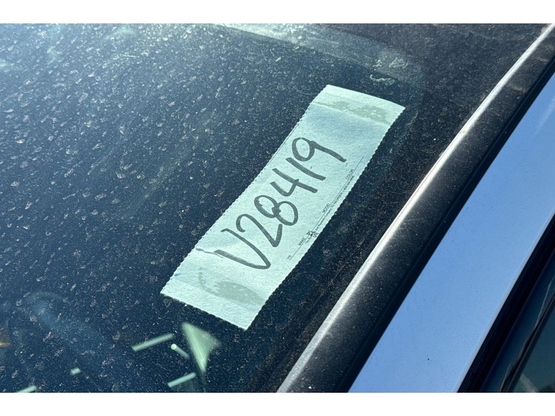 Volvo V60 Vehicle Full-screen Gallery Image 08