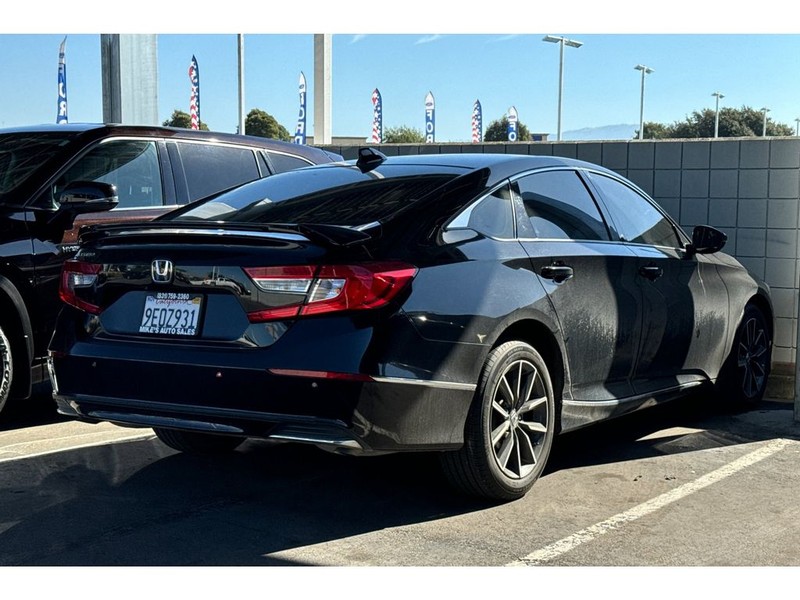 Honda Accord Vehicle Full-screen Gallery Image 03