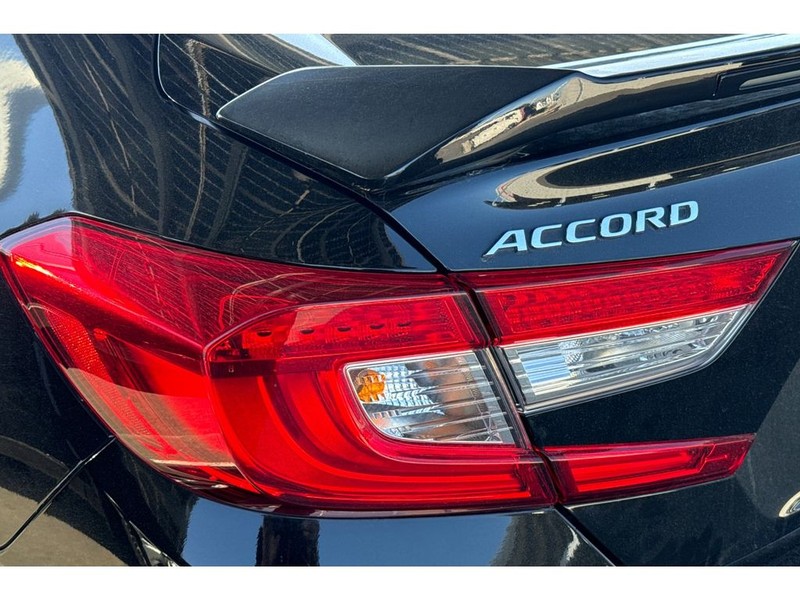 Honda Accord Vehicle Full-screen Gallery Image 05