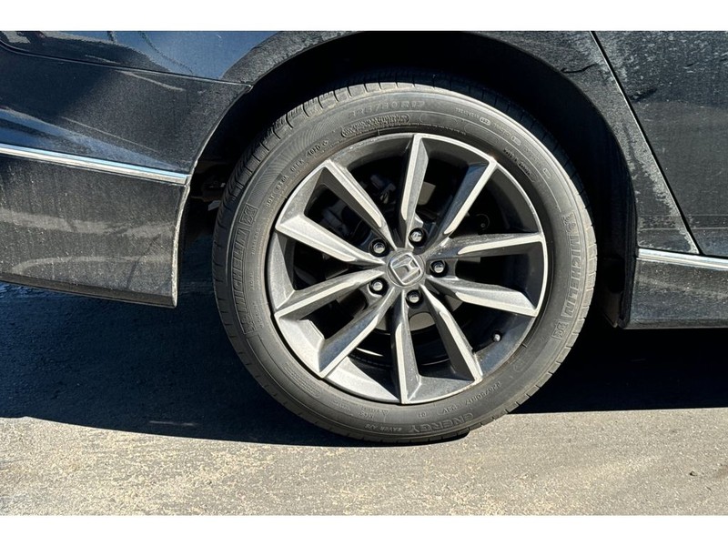 Honda Accord Vehicle Full-screen Gallery Image 06