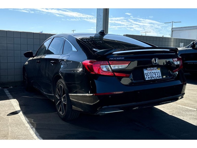 Honda Accord Vehicle Full-screen Gallery Image 07