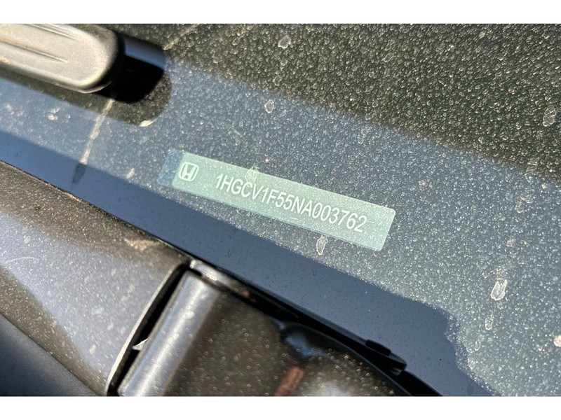 Honda Accord Vehicle Full-screen Gallery Image 08