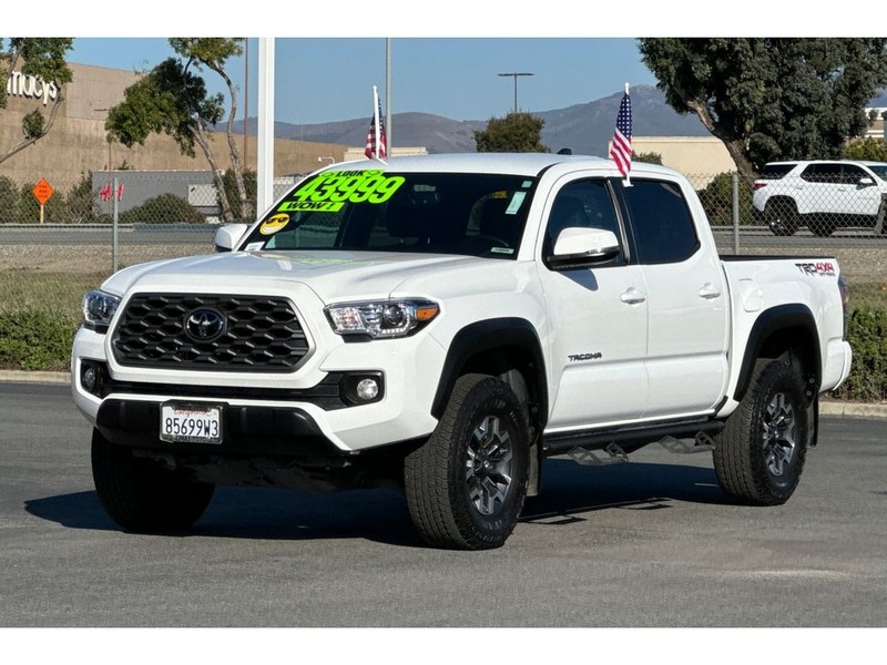 Toyota Tacoma Vehicle Full-screen Gallery Image 08