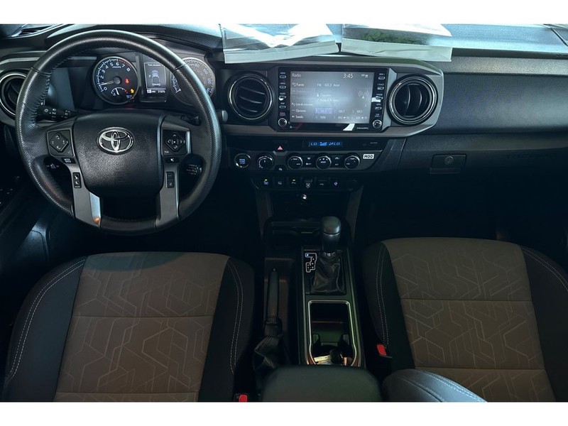 Toyota Tacoma Vehicle Full-screen Gallery Image 14