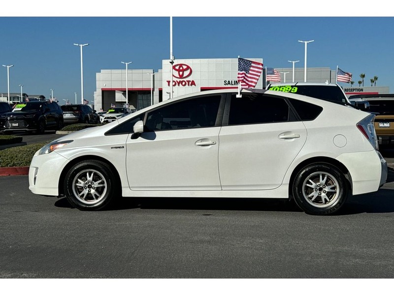 Toyota Prius Vehicle Full-screen Gallery Image 07