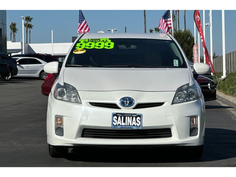 Toyota Prius Vehicle Full-screen Gallery Image 09