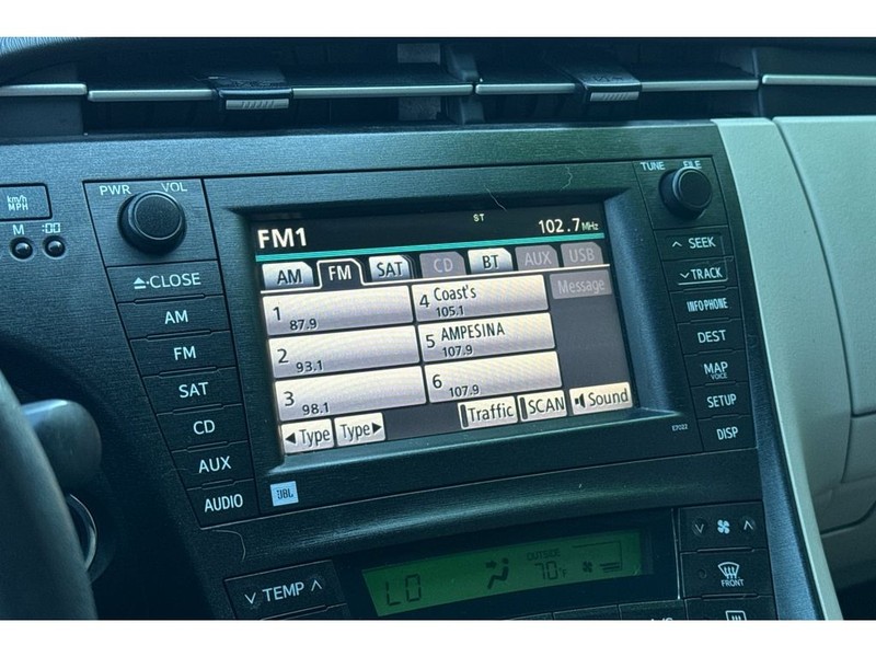 Toyota Prius Vehicle Full-screen Gallery Image 19