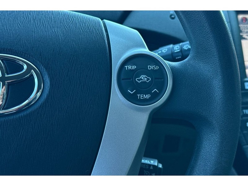 Toyota Prius Vehicle Full-screen Gallery Image 25