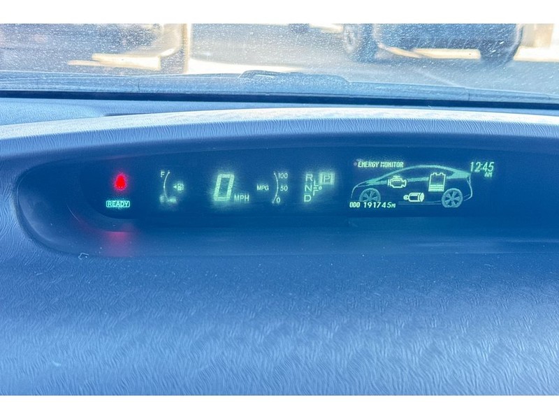 Toyota Prius Vehicle Full-screen Gallery Image 26