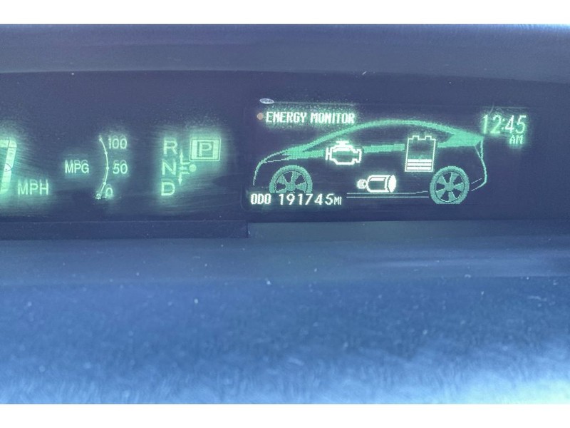 Toyota Prius Vehicle Full-screen Gallery Image 27