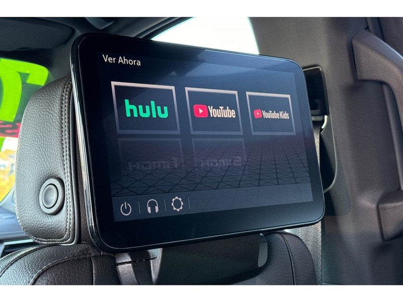 GMC Yukon Vehicle Full-screen Gallery Image 16