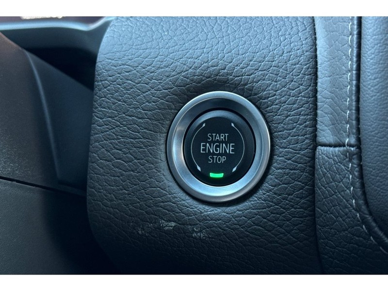 GMC Yukon Vehicle Full-screen Gallery Image 24