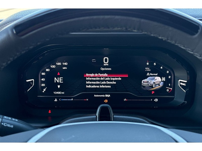 GMC Yukon Vehicle Full-screen Gallery Image 28