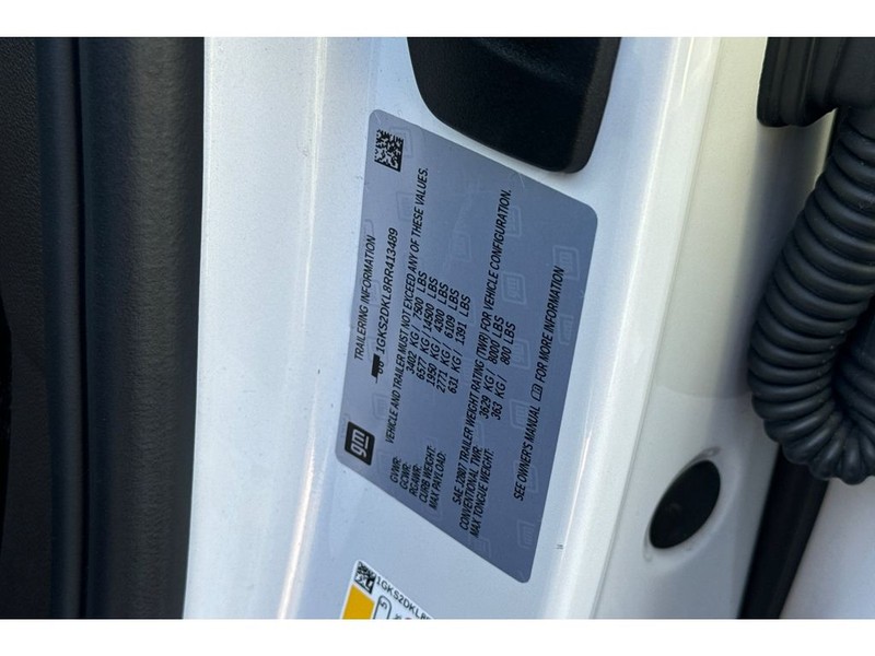 GMC Yukon Vehicle Full-screen Gallery Image 33