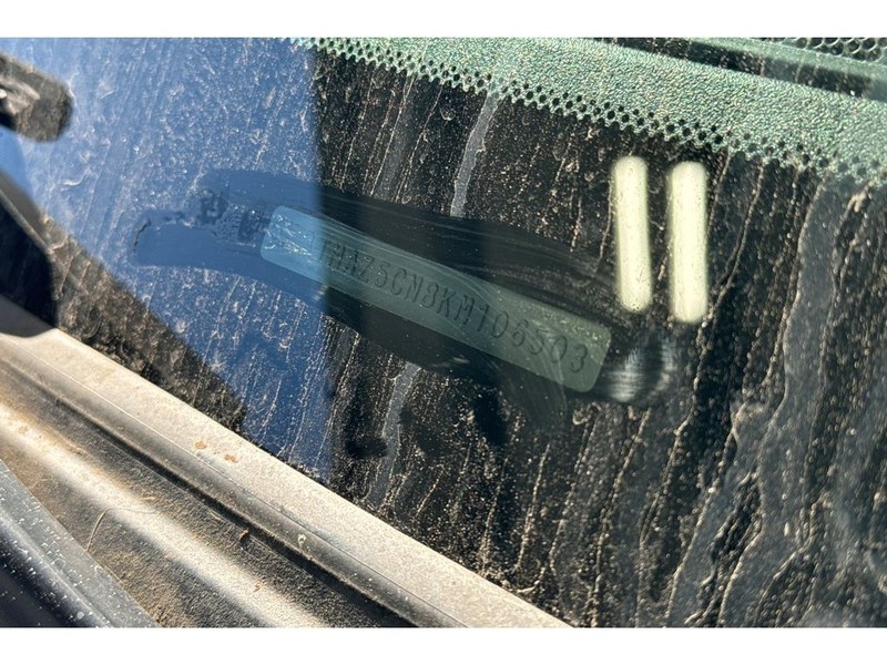 Toyota Tacoma Vehicle Full-screen Gallery Image 08