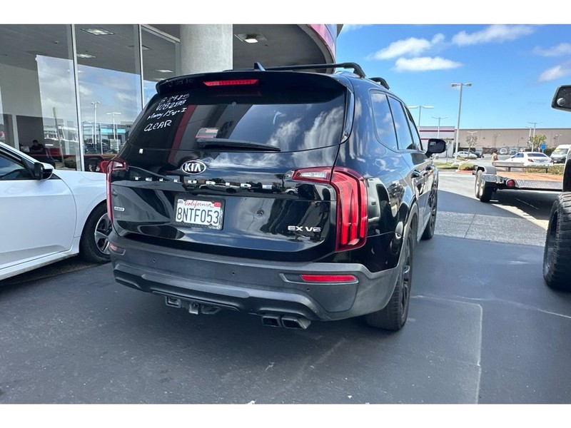 Kia Telluride Vehicle Full-screen Gallery Image 03