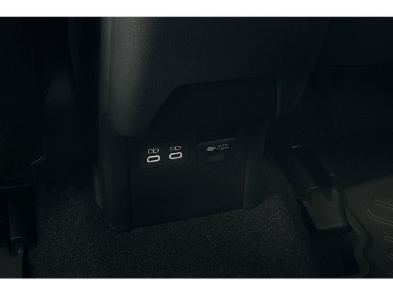 Toyota Prius Prime Vehicle Full-screen Gallery Image 14