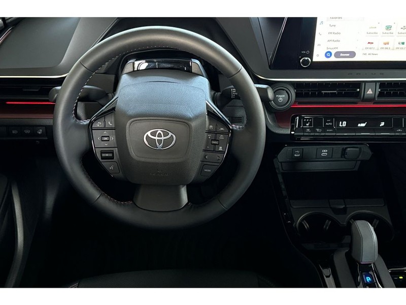 Toyota Prius Prime Vehicle Full-screen Gallery Image 16