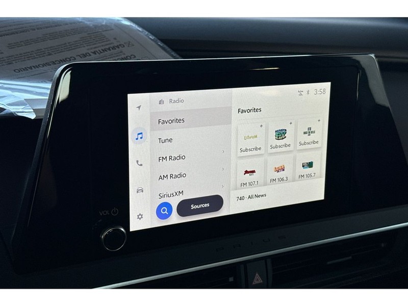 Toyota Prius Prime Vehicle Full-screen Gallery Image 20