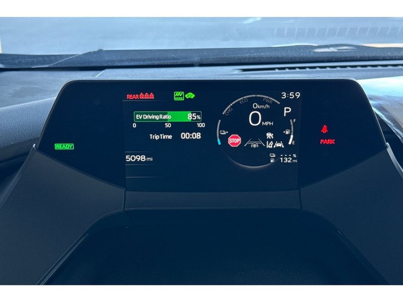 Toyota Prius Prime Vehicle Full-screen Gallery Image 27