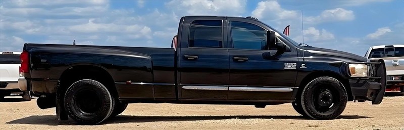 Dodge Ram 3500 Vehicle Full-screen Gallery Image 03