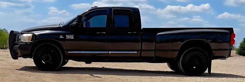 Dodge Ram 3500 Vehicle Full-screen Gallery Image 04