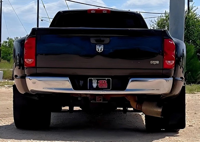 Dodge Ram 3500 Vehicle Full-screen Gallery Image 08