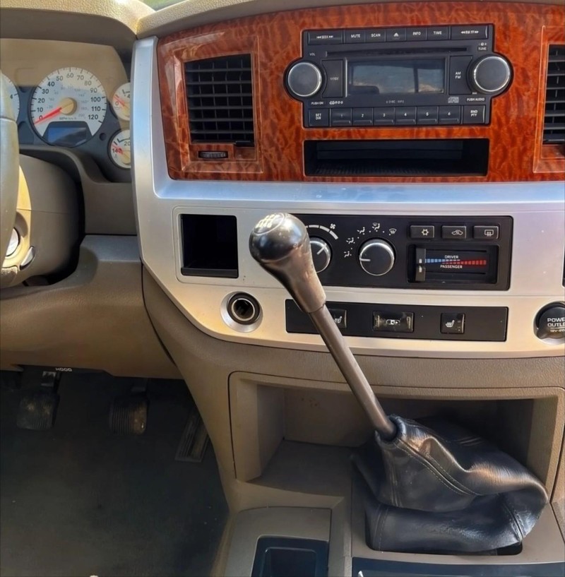 2007 Dodge Ram 3500 Laramie photo 3