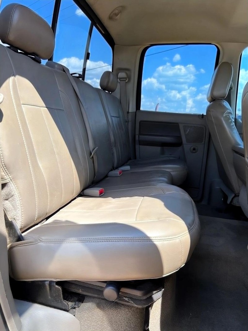 Dodge Ram 3500 Vehicle Full-screen Gallery Image 15